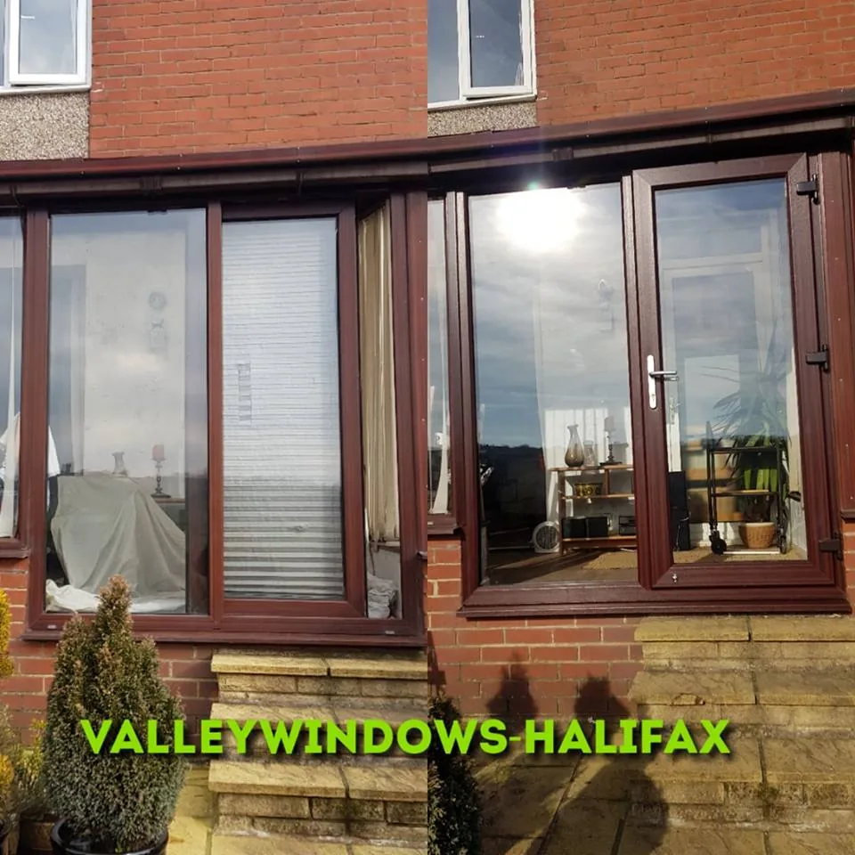 Bi-fold door track detail